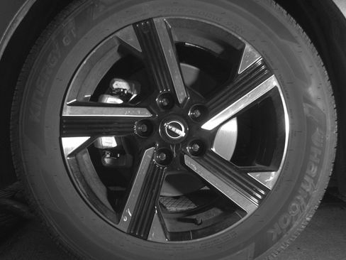 Used 2025 Nissan Sentra SV FWD image 12