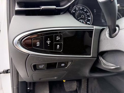 Certified 2025 Genesis GV70 2.5T AWD/4WD image 20