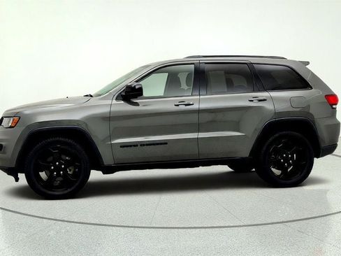 Used 2019 Jeep Grand Cherokee Laredo RWD image 8