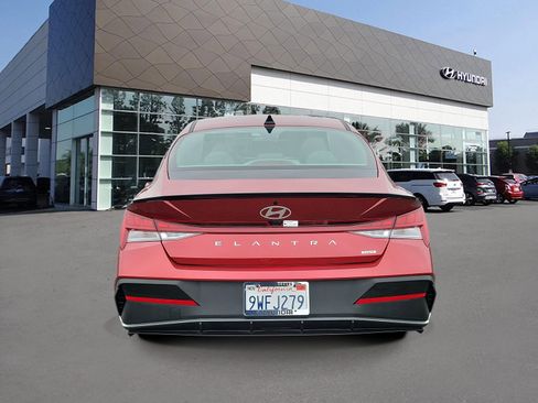 Certified 2025 Hyundai Elantra SEL FWD image 4