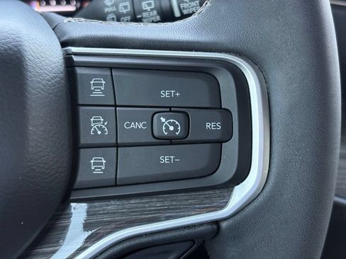 Used 2022 Jeep Wagoneer Series II RWD image 34
