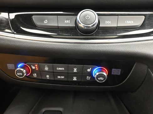 Used 2019 Buick Enclave Avenir w/ Avenir Technology Package image 17