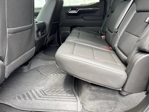 Used 2025 Chevrolet Silverado 1500 LT Trail Boss w/ Convenience Package II AWD/4WD image 22