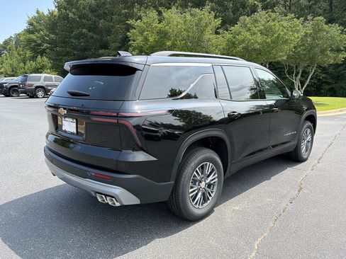 New 2026 Chevrolet Traverse LT w/ LPO, Cargo Package FWD image 5