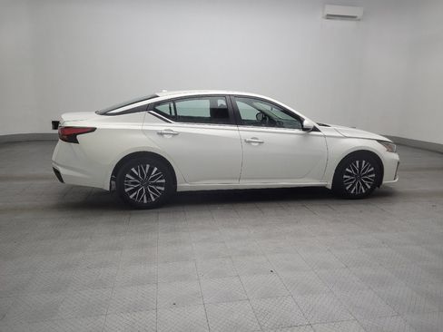 Used 2023 Nissan Altima 2.5 SV FWD image 10