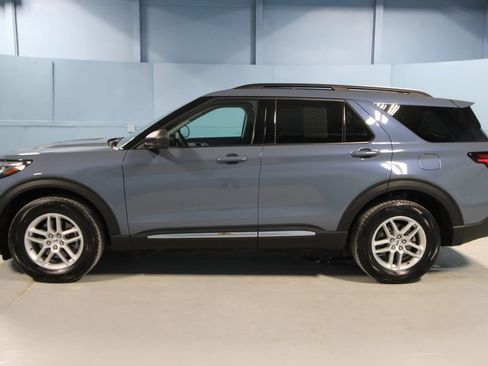 Used 2025 Ford Explorer Active image 33