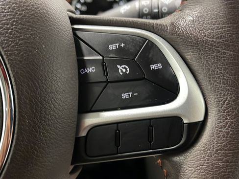Used 2017 Jeep Renegade Limited AWD/4WD image 7
