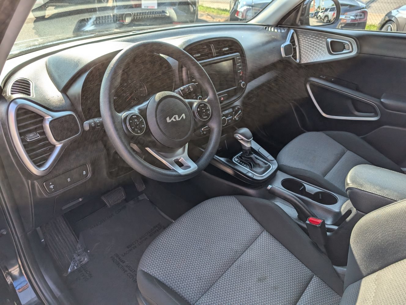 Used 2022 Kia Soul LX FWD image 12