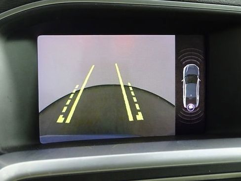 Used 2017 Volvo S60 T5 Inscription image 10