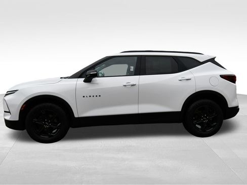 Used 2024 Chevrolet Blazer RS w/ Driver Confidence II Package FWD image 4