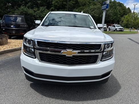 Used 2020 Chevrolet Suburban LT RWD image 2