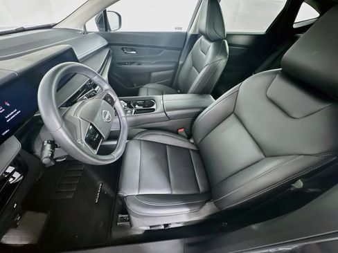 Used 2025 Nissan Murano SV FWD image 13