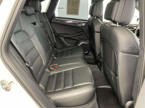 Used 2024 Porsche Macan S w/ Premium Plus Package image 22