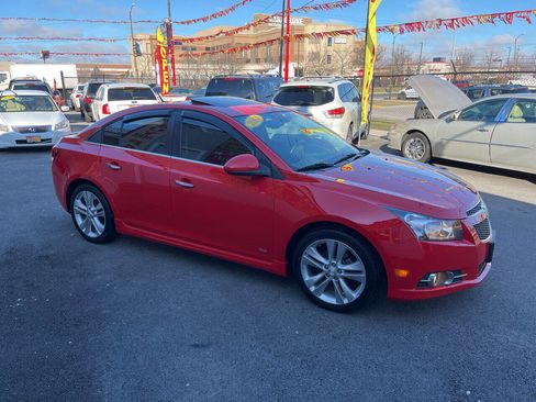 Used 2014 Chevrolet Cruze LTZ w/ RS Package FWD image 3