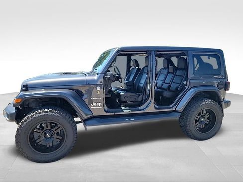 Used 2019 Jeep Wrangler Unlimited Sahara w/ Uconnect 4C Nav & Sound Group AWD/4WD image 8