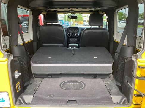 Used 2015 Jeep Wrangler Sahara w/ Connectivity Group AWD/4WD image 26