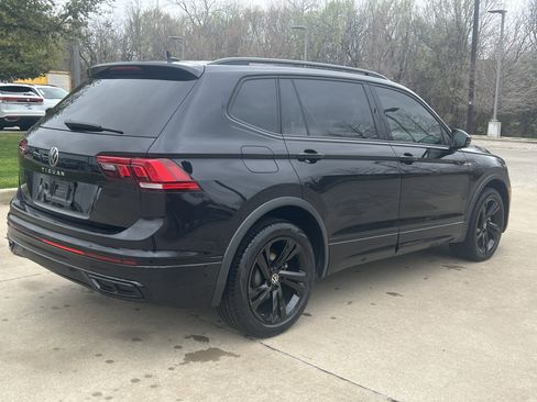 Certified 2023 Volkswagen Tiguan SE R-Line image 10