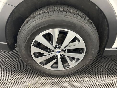 Used 2022 Subaru Outback Premium AWD/4WD image 36