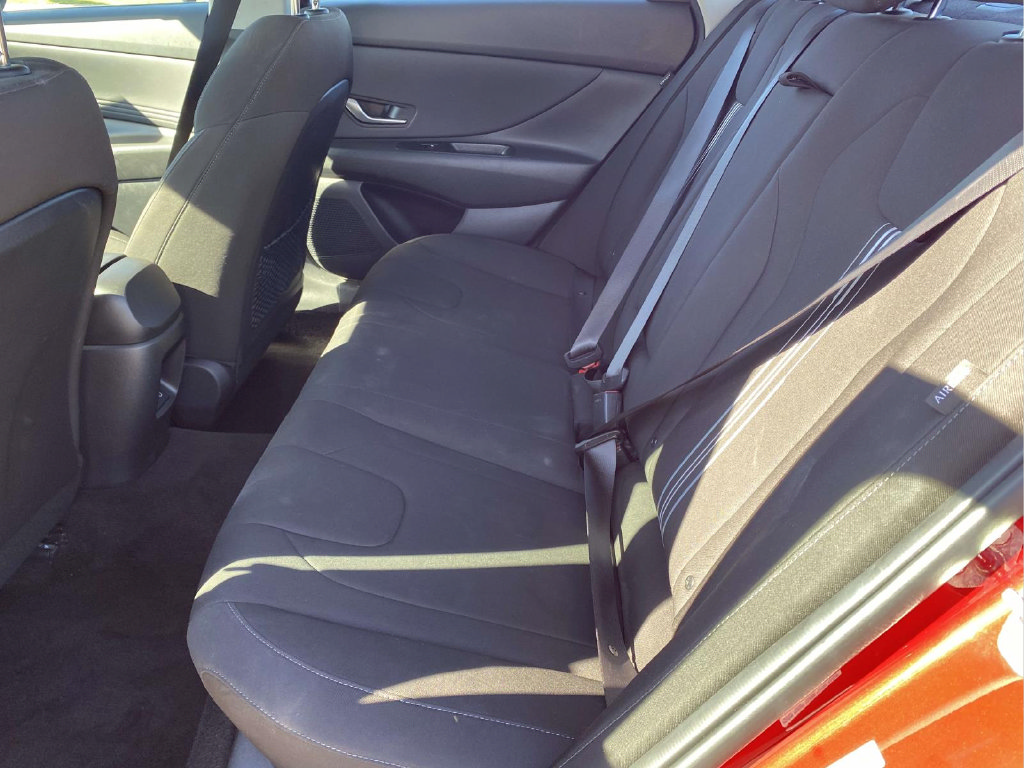 Used 2025 Hyundai Elantra SEL FWD image 10