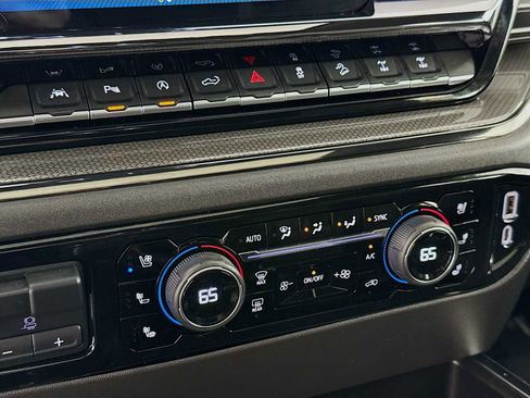 Used 2022 Chevrolet Silverado 1500 ZR2 image 18