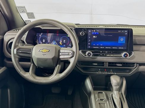 Used 2024 Chevrolet Colorado W/T RWD image 8