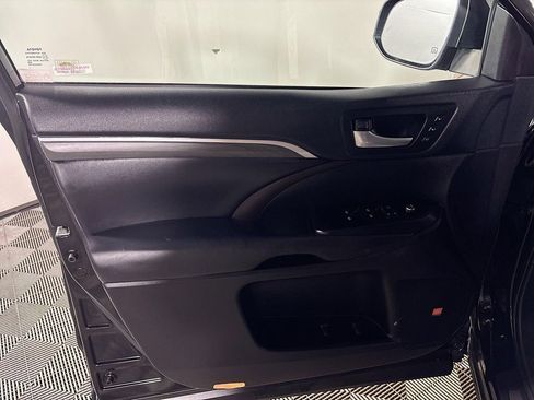 Used 2019 Toyota Highlander Limited image 10