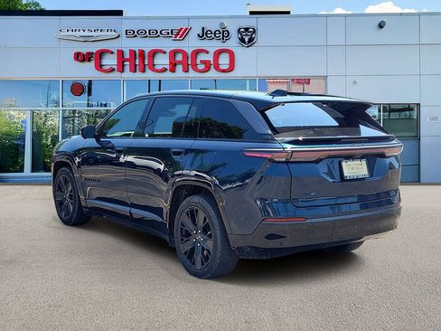 Used 2024 Jeep Wagoneer Launch Edition AWD/4WD image 3