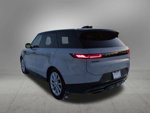 Used 2024 Land Rover Range Rover Sport SE image 4
