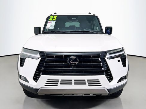 Used 2025 Lexus GX 550 AWD/4WD image 11