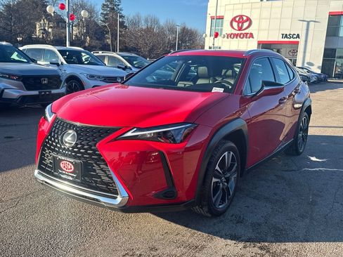 Used 2023 Lexus UX 250h AWD image 3