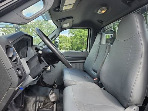 Used 2011 Ford F750 2WD Regular Cab Super Duty image 27