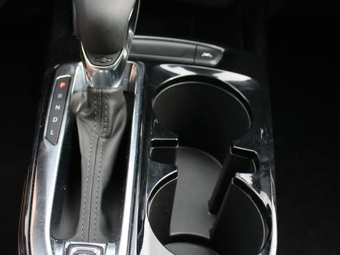 Used 2025 Chevrolet Trax LT w/ LT Convenience Package image 38