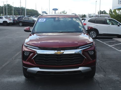Certified 2025 Chevrolet TrailBlazer LT w/ LT Cold Weather Package AWD/4WD image 9