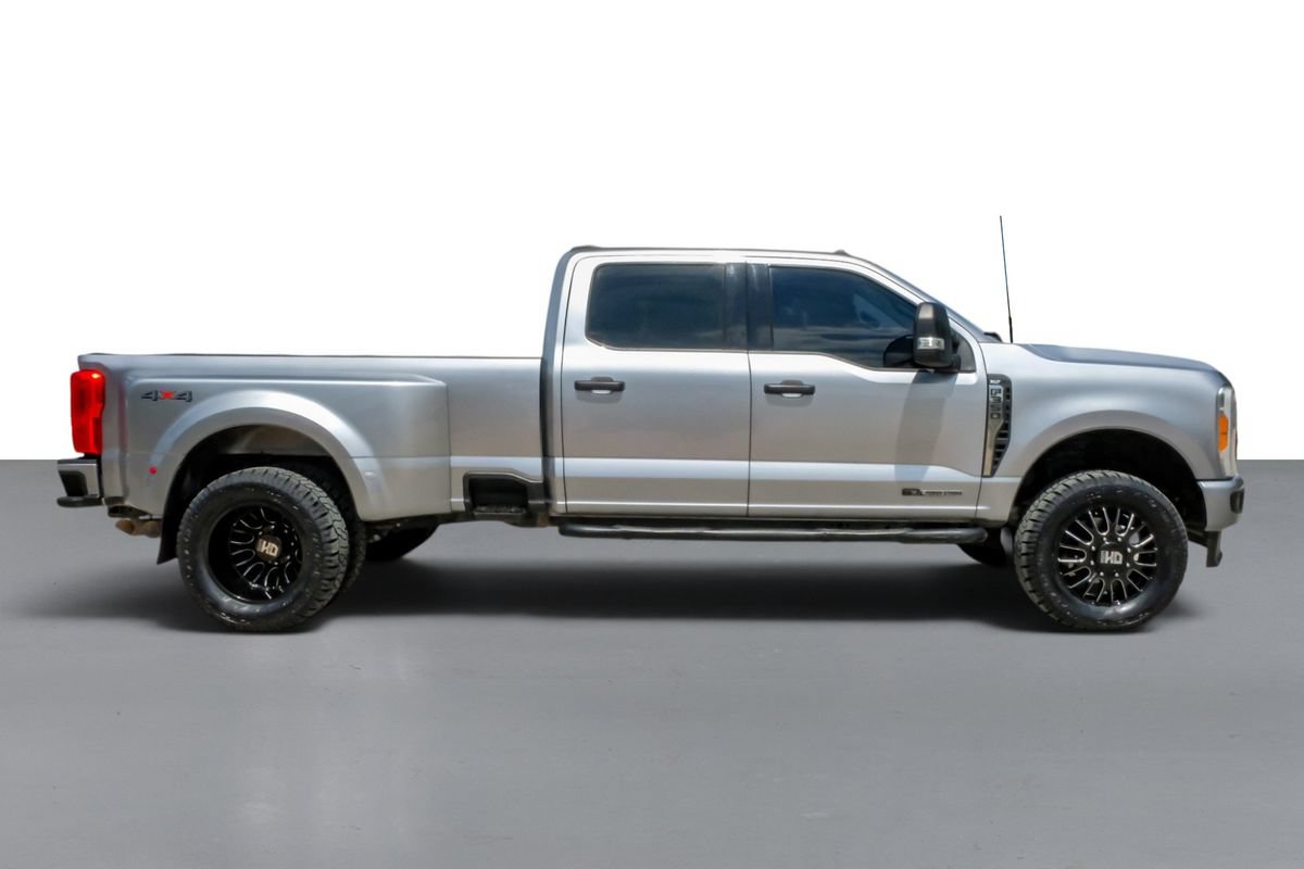 Used 2023 Ford F350 XLT AWD/4WD image 5