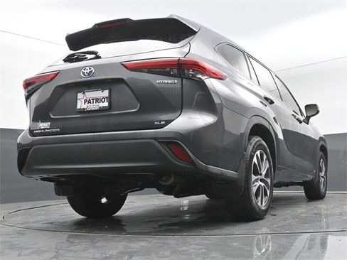 Used 2022 Toyota Highlander XLE image 42