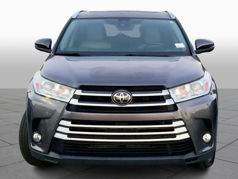 Used 2019 Toyota Highlander XLE image 5