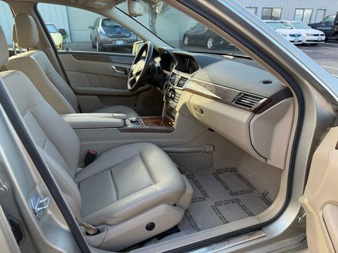 Used 2011 Mercedes-Benz E 350 E 350 4MATIC Sedan 4D image 10