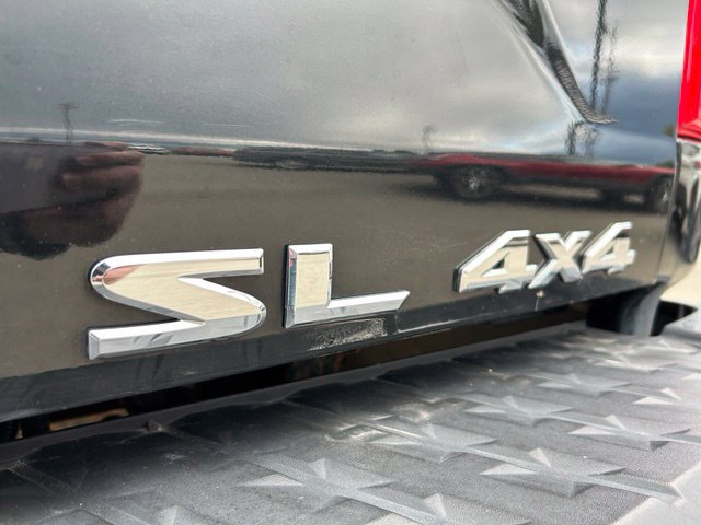 Used 2018 Nissan Titan SL w/ Chrome Package AWD/4WD image 11