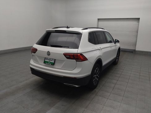 Used 2021 Volkswagen Tiguan SE w/ Panoramic Sunroof Package FWD image 9