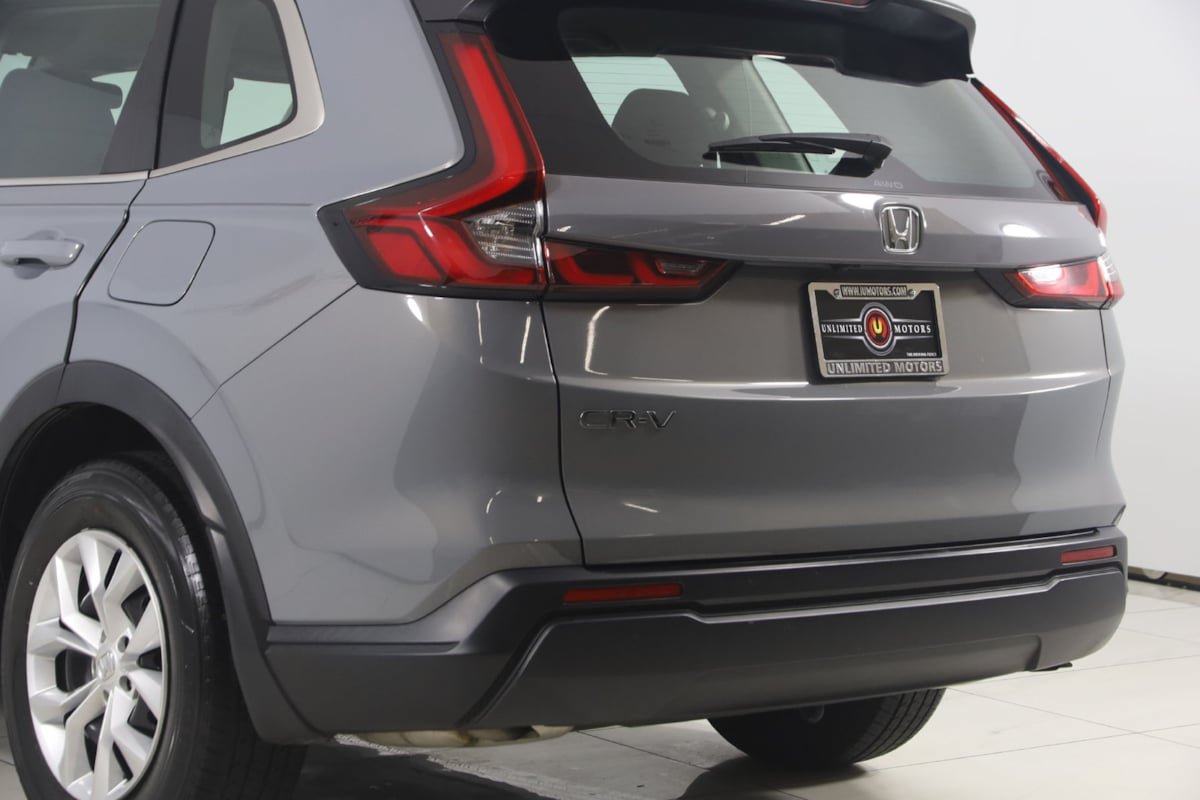 Used 2024 Honda CR-V LX image 17