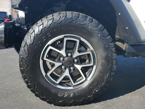 Used 2024 Jeep Wrangler Unlimited Rubicon AWD/4WD image 7
