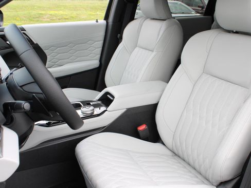 New 2025 Mitsubishi Outlander AWD image 19
