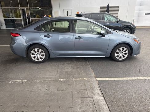 Used 2020 Toyota Corolla LE image 6