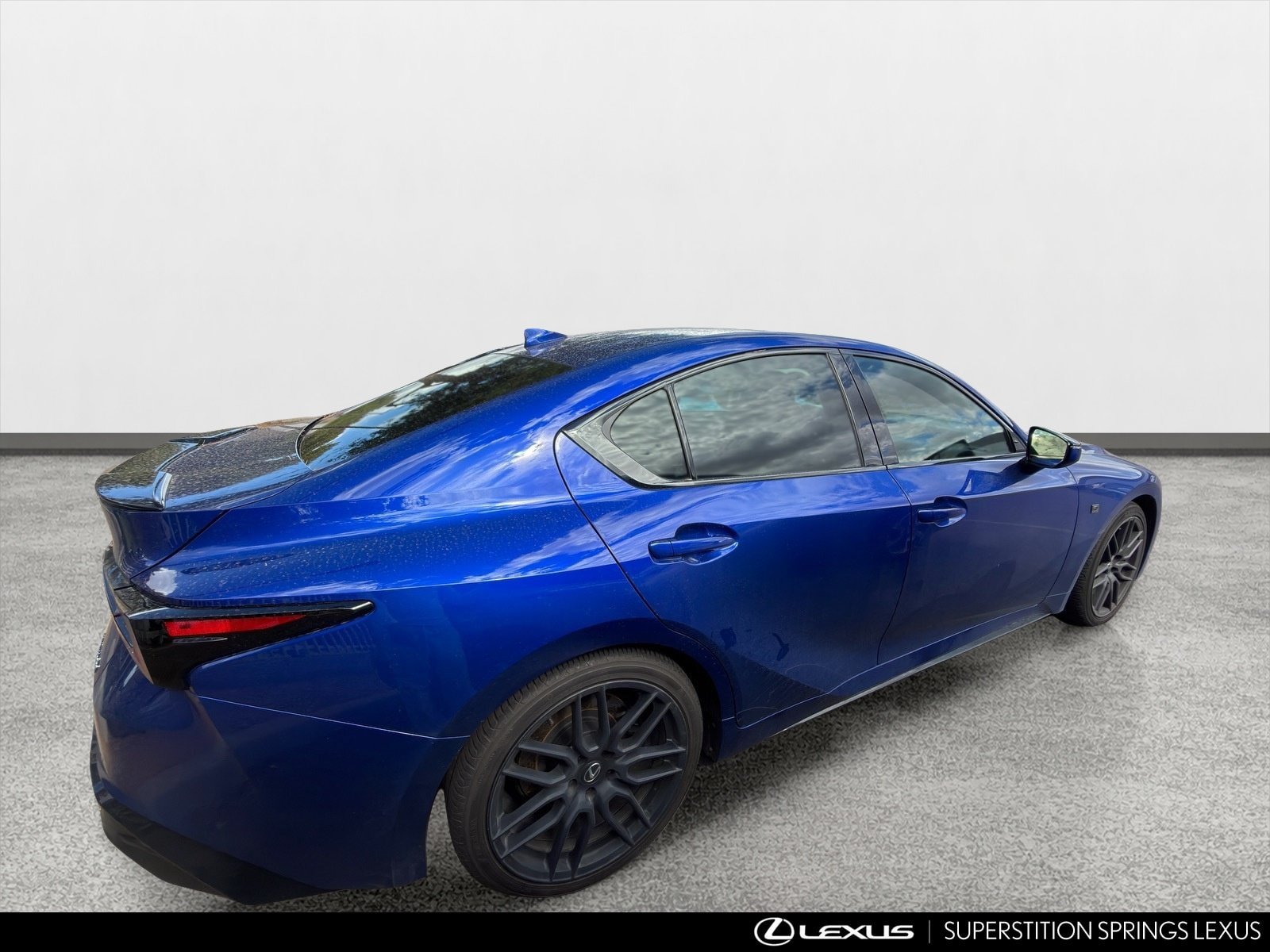 Used 2023 Lexus IS 500 RWD image 3