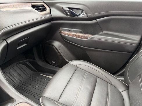 Used 2021 GMC Acadia Denali w/ Denali Ultimate Package image 16