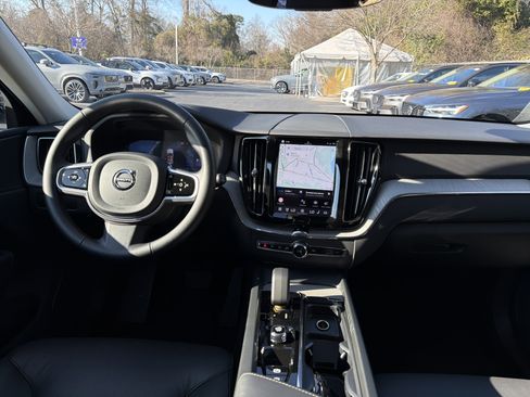 Certified 2025 Volvo XC60 B5 Plus image 30