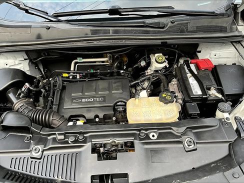 Used 2018 Chevrolet Trax LT w/ LT Convenience Package FWD image 28