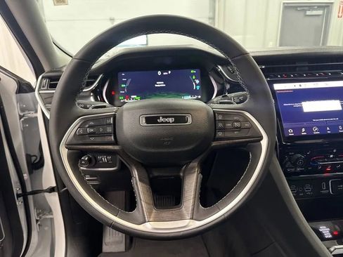 Used 2023 Jeep Grand Cherokee 4WD 4xe image 14