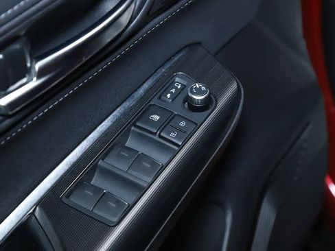 Certified 2023 Toyota Venza XLE AWD/4WD image 16