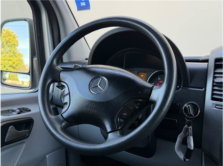 Used 2013 Mercedes-Benz Sprinter 2500 image 12